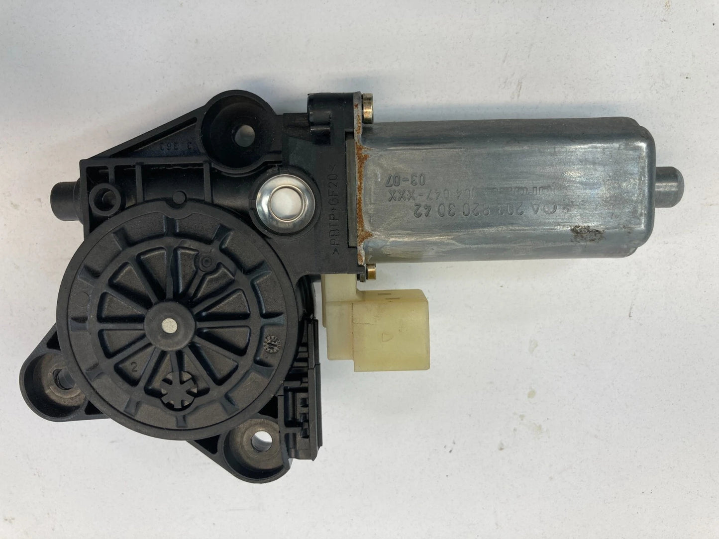 2001-2005 MERCEDES-BENZ C320 REAR RIGHT SIDE DOOR WINDOW MOTOR RR RH A2038203042