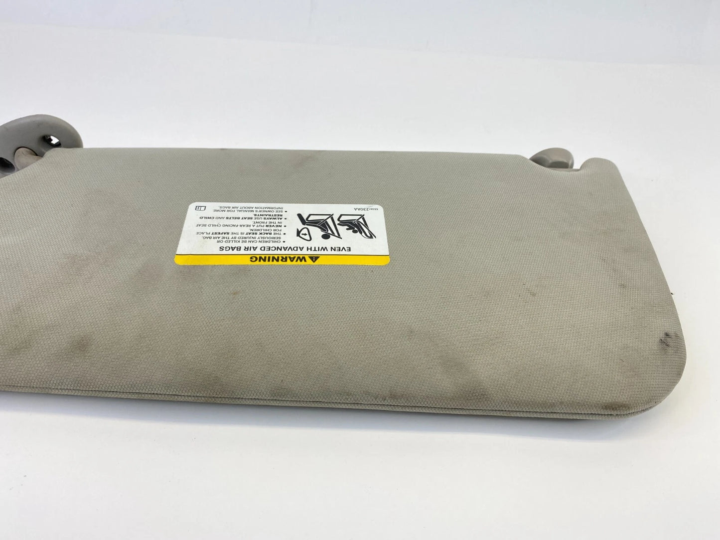 2006-2010 JEEP COMMANDER ROOF RIGHT PASSENGER SUNVISOR SUN VISOR SHADE OEM