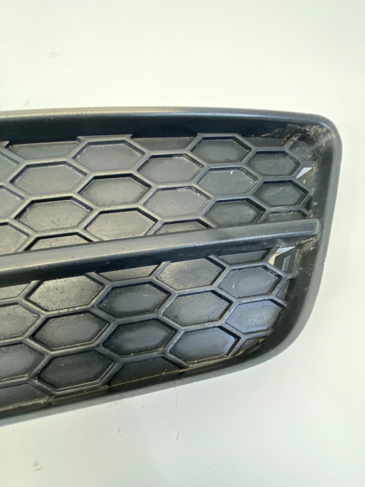 08-12 AUDI A5 QUATTRO FRONT RIGHT SIDE FOG LIGHT LAMP GRILLE COVER 8T0807682 OEM
