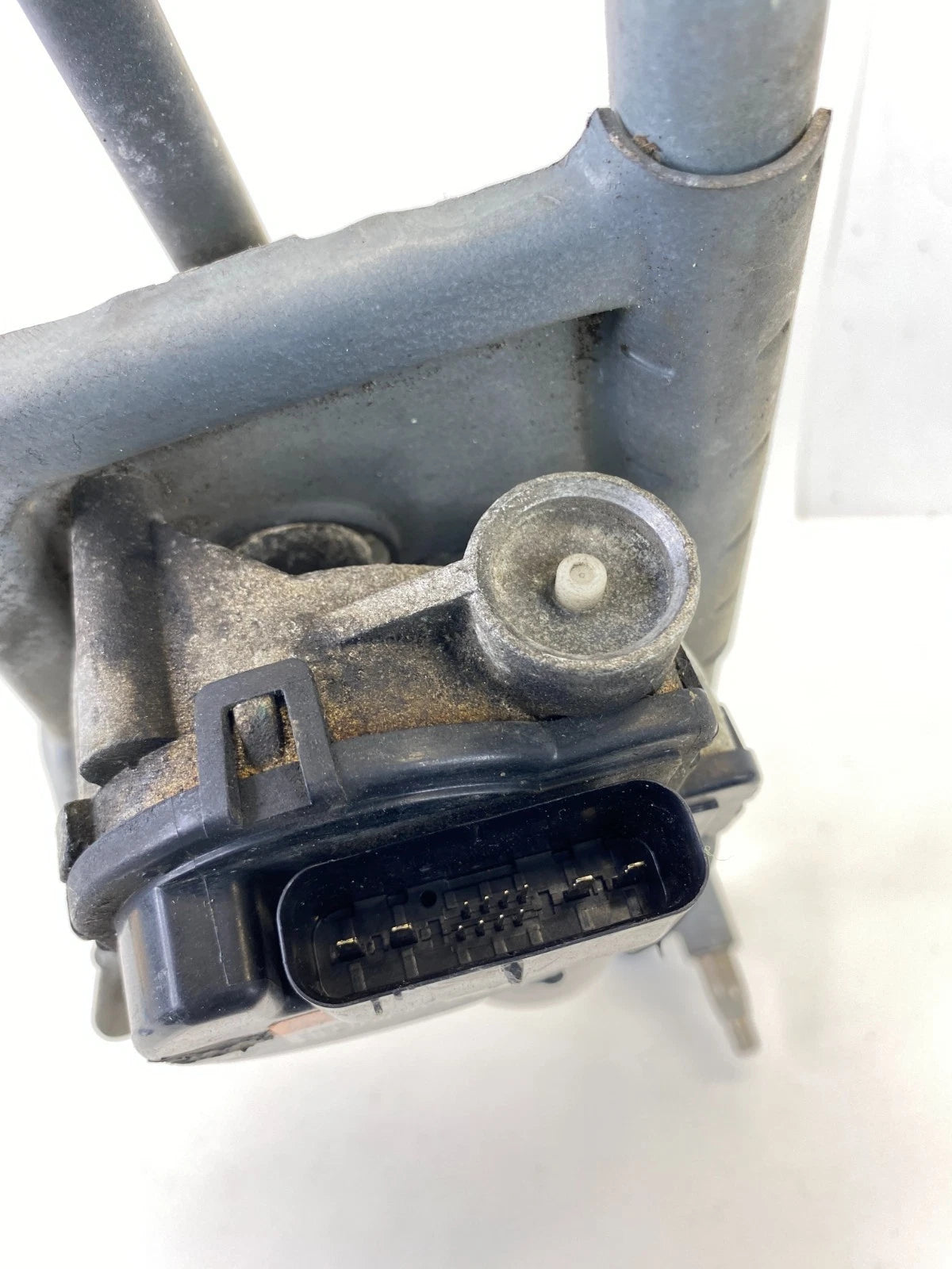 2002-2007 FORD EXPEDITION FRONT WINDSHIELD WIPER MOTOR W/ LINKAGE 2L2F-17D539-AD