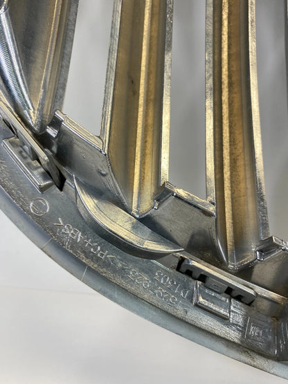 2008-2012 BUICK ENCLAVE FRONT BUMPER CENTER GRILL GRILLE ASSEMBLY 15297923 OEM