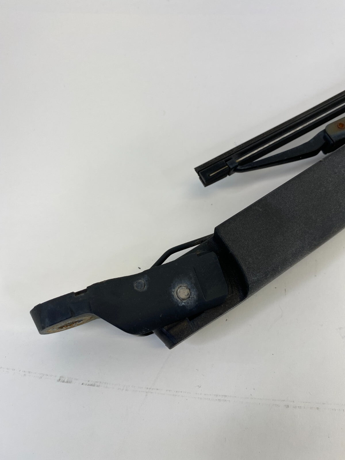 2008 2009 2010 Saturn Vue Rear Trunk Liftgate Window Wiper Arm Blade OEM