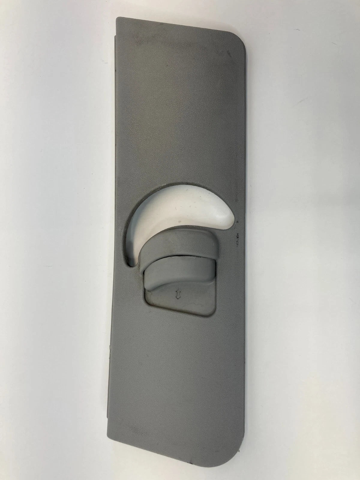 2006-2011 HYUNDAI ACCENT SEDAN FRONT LEFT SEAT BELT ADJUSTER COVER 85833-1E100