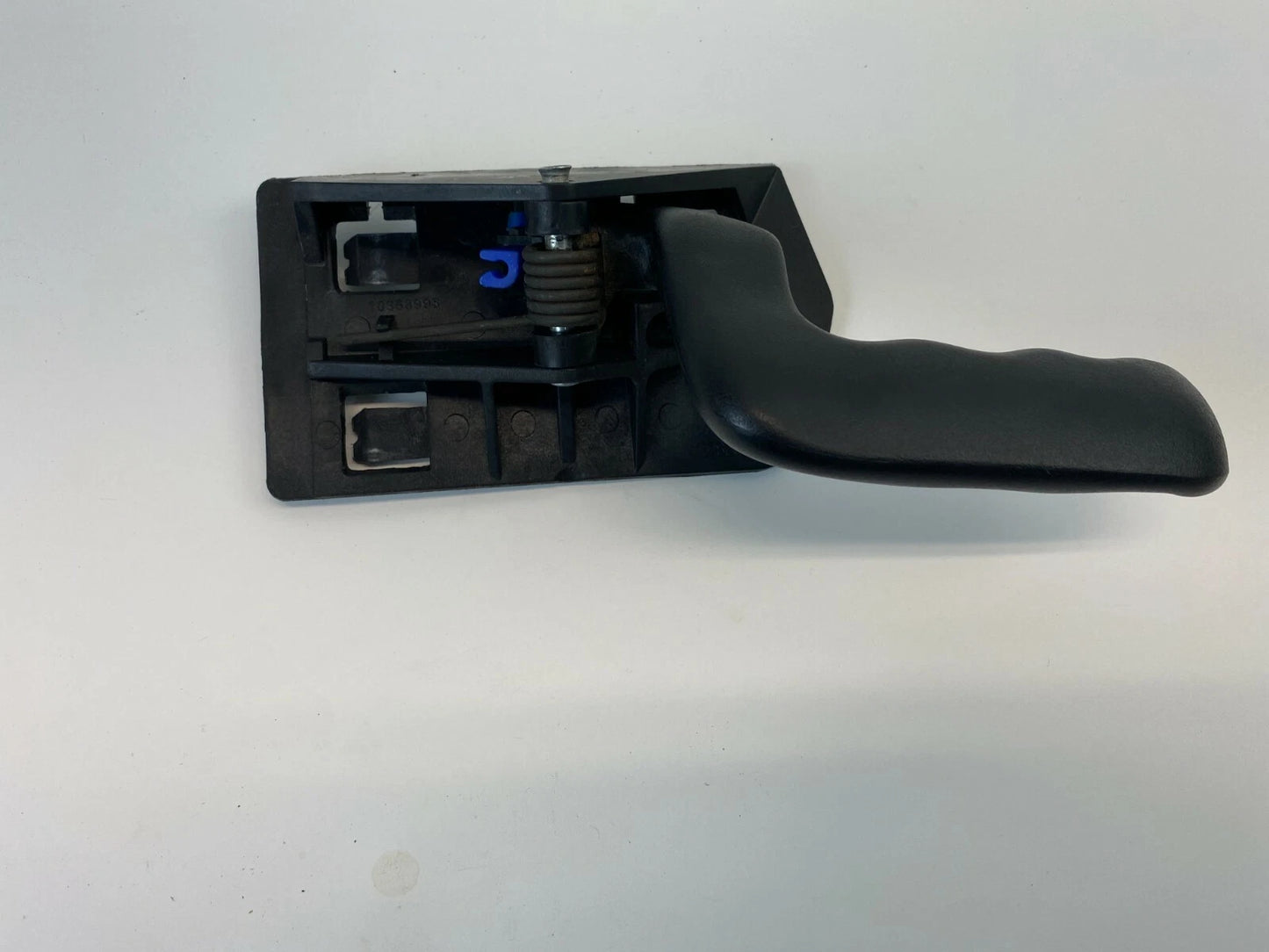 00-06 CHEVY TAHOE FRONT RIGHT PASSENGER SIDE INTERIOR DOOR HANDLE 15057527 OEM