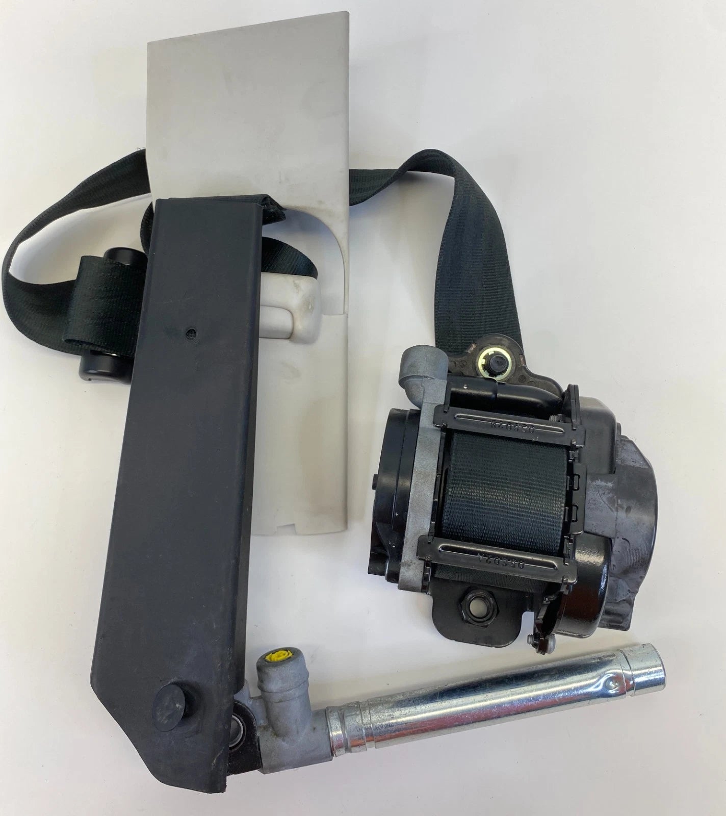 2013-2017 FORD ESCAPE FRONT PASSENGER RIGHT SIDE SEAT BELT W/ PRETENSIONER OEM