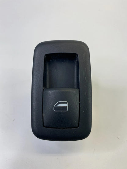 2008-2010 CHRYSLER TOWN & COUNTRY REAR LEFT DOOR POWER WINDOW SWITCH 04602531AB