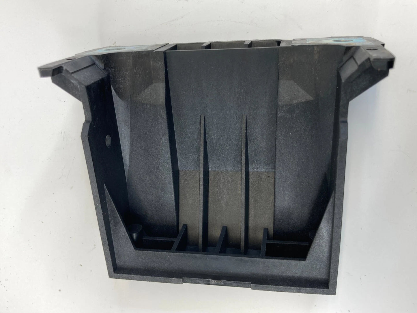 07-12 NISSAN VERSA CENTER CONSOLE SHIFT COVER PLATE LOWER BRACKET 96996-EL00A