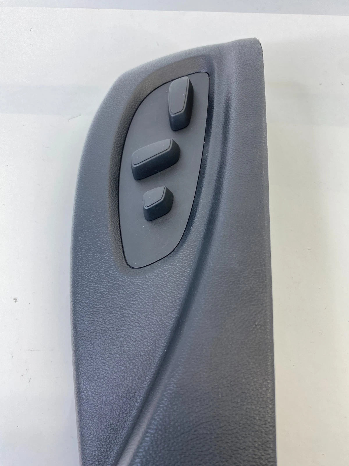 2013-2019 CADILLAC ATS FRONT RIGHT SEAT ADJUSTER SWITCH W/ BEZEL TRIM 2118360