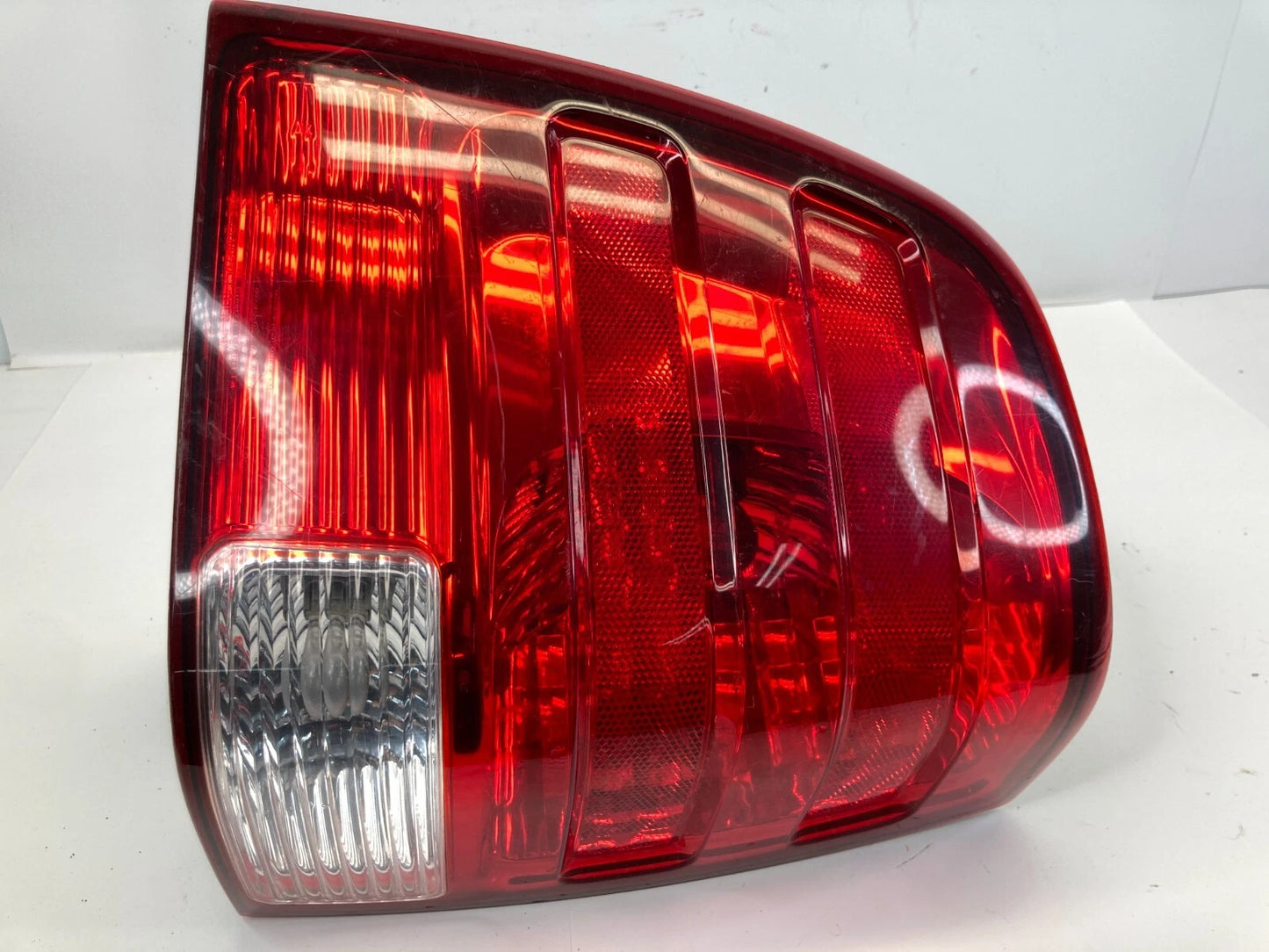 2003-2006 Ford Expedition Rear Left Side Taillight Tail Lamp Assy 2LIX-I3B505-A