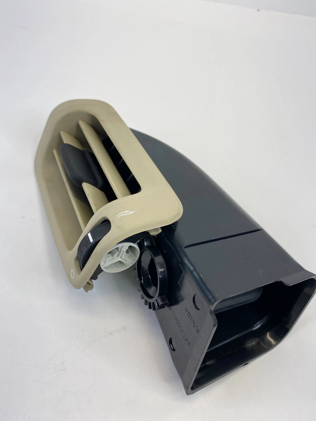 08-16 VOLVO XC70 B PILLAR LEFT SIDE A/C HEATER AIR VENT DUCT GRILLE 06E5365