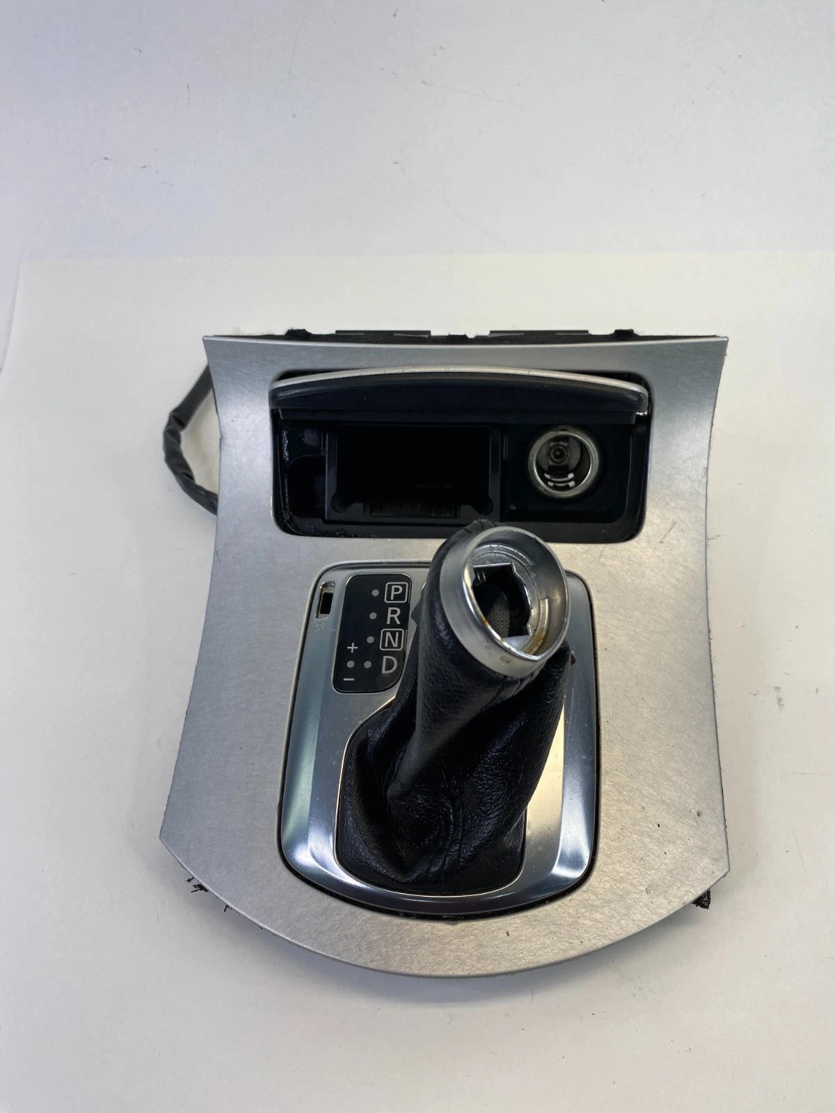 07 08 Infiniti G35 Automatic Center Console Shifter Bezel w/ Ash Tray 68800JK00A