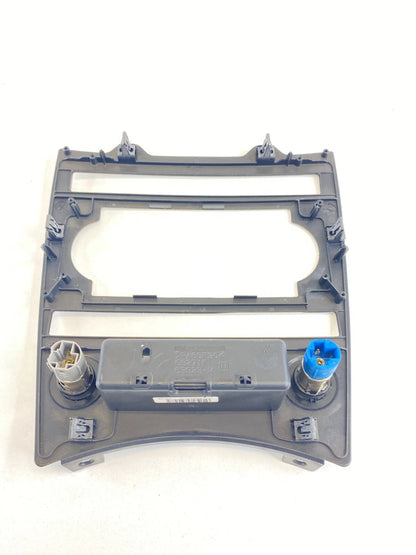 2005-2007 JEEP GRAND CHEROKEE CENTER CLIMATE CONTROL POWER OUTLET TRIM BEZEL OEM