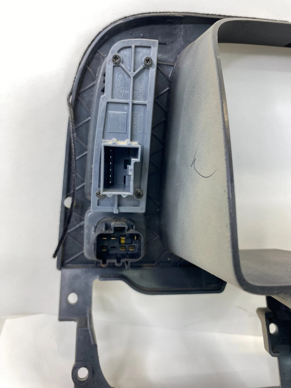 2004-2006 LINCOLN NAVIGATOR DASH INSTRUMENT CLUSTER BEZEL TRIM 2L7X-78044D70 OEM