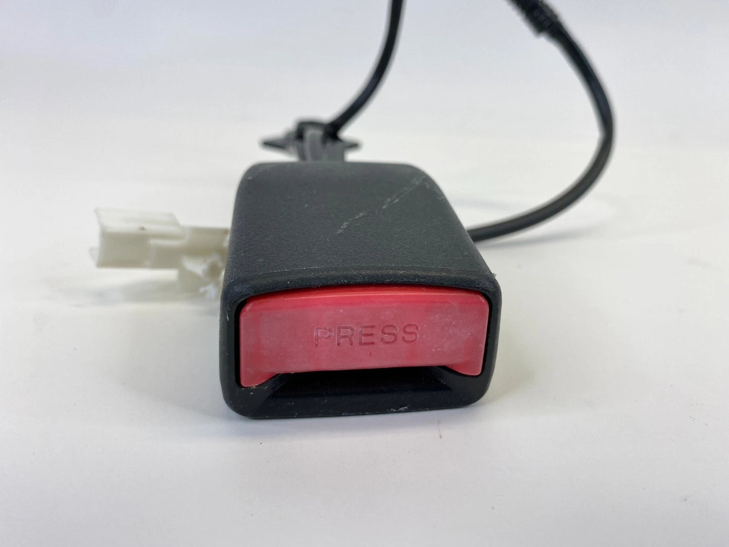 2011 2012 2013 MAZDA3 MAZDA 3 FRONT RIGHT PASSENGER SEAT BELT BUCKLE RECEIVER