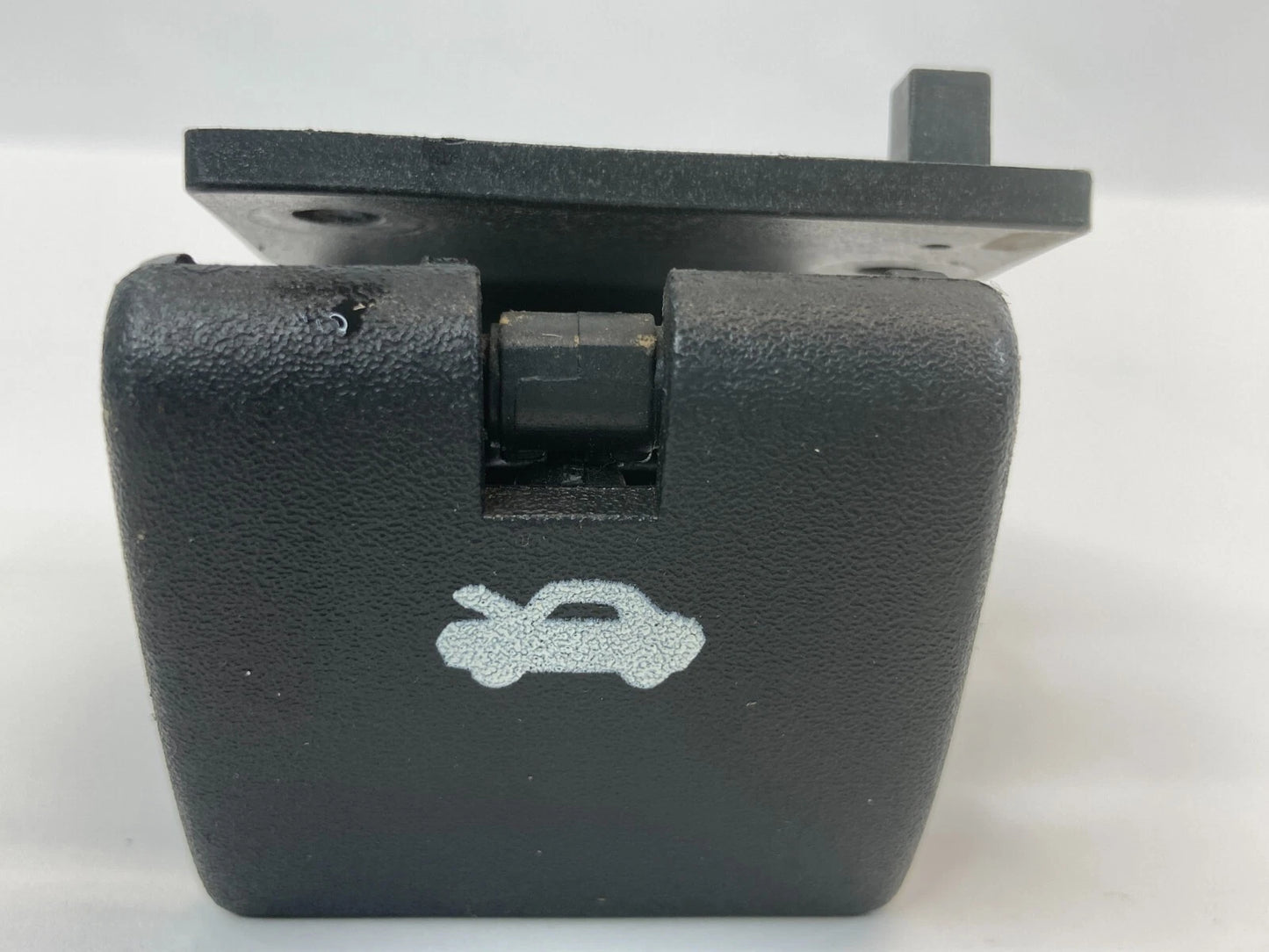 2001-2005 PONTIAC AZTEK HOOD LATCH RELEASE HANDLE LEVER SWITCH OPENER OEM