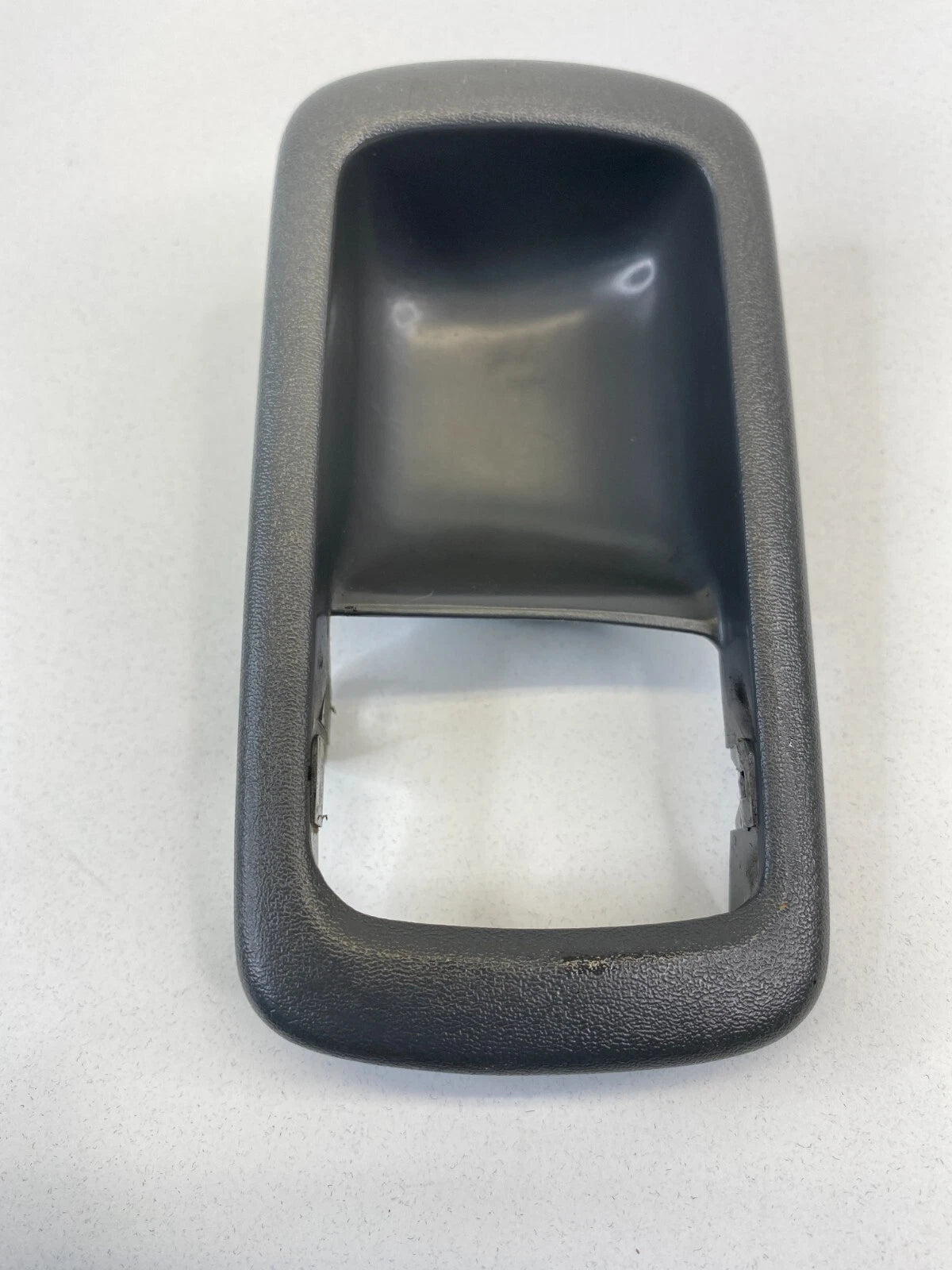 1992-1996 TOYOTA CAMRY REAR RIGHT SIDE INNER DOOR HANDLE BEZEL COVER 69297-32030