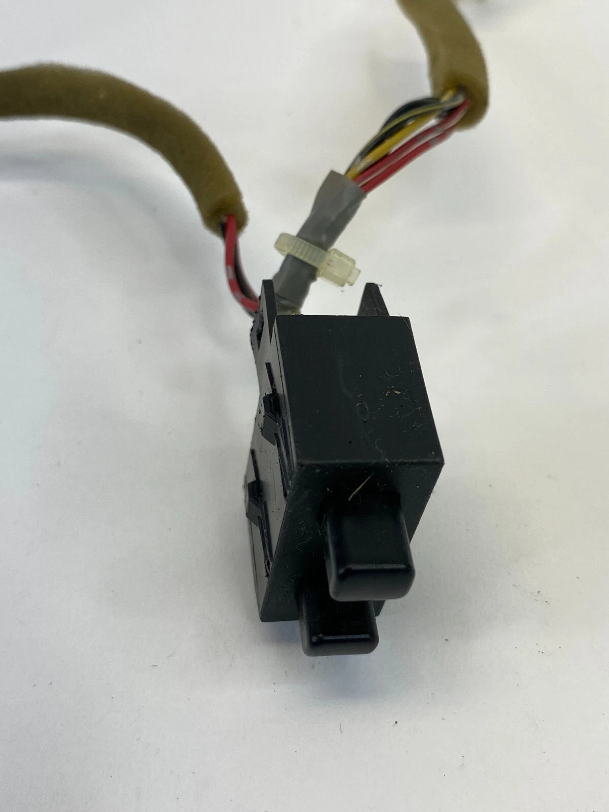 1998-2000 LEXUS GS300 GS 300 FRONT DASH PANEL TRIP RESET BUTTON SWITCH ASSEMBLY