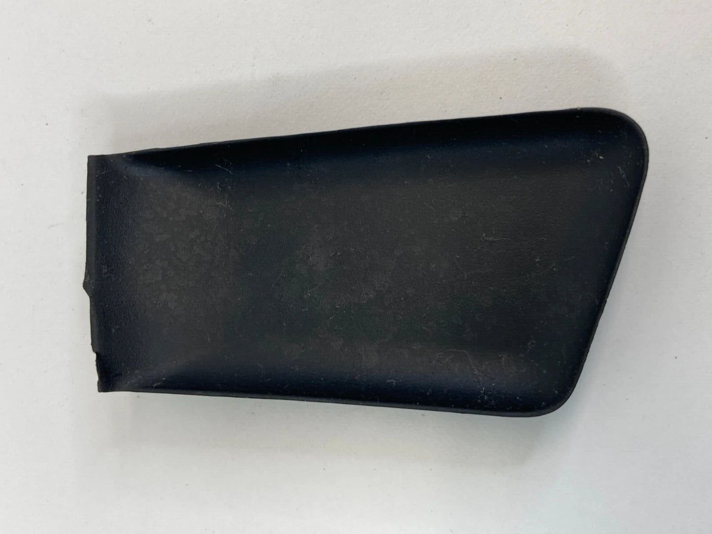 11-14 HYUNDAI SONATA REAR LEFT INNER DOOR HANDLE SCREW CAP COVER 82619-3S000 OEM