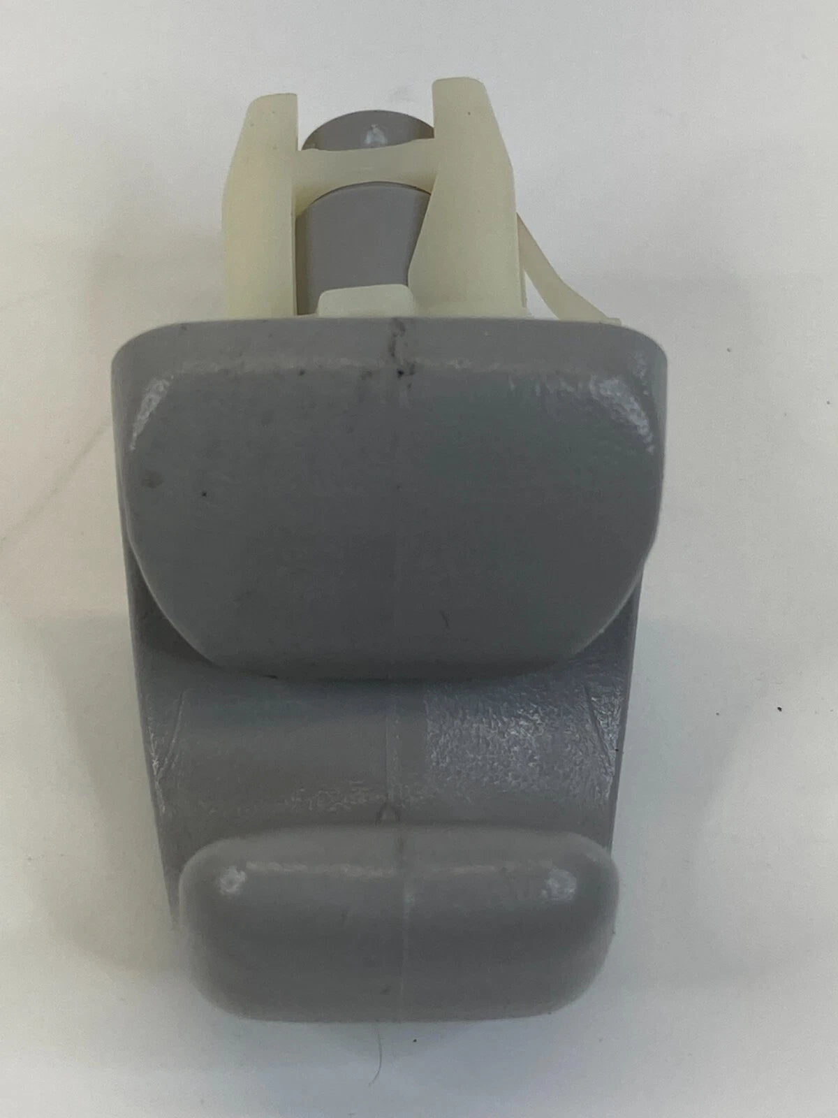 2006-2013 LEXUS IS250 LEFT OR RIGHT ROOF SUNVISOR SUN VISOR CLIP RETAINER OEM