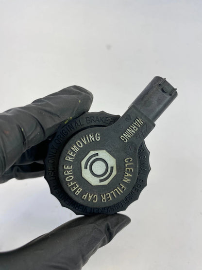 2009-2011 BMW 328I XDRIVE BRAKE MASTER CYLINDER CAP RESERVE TANK COVER CAP OEM