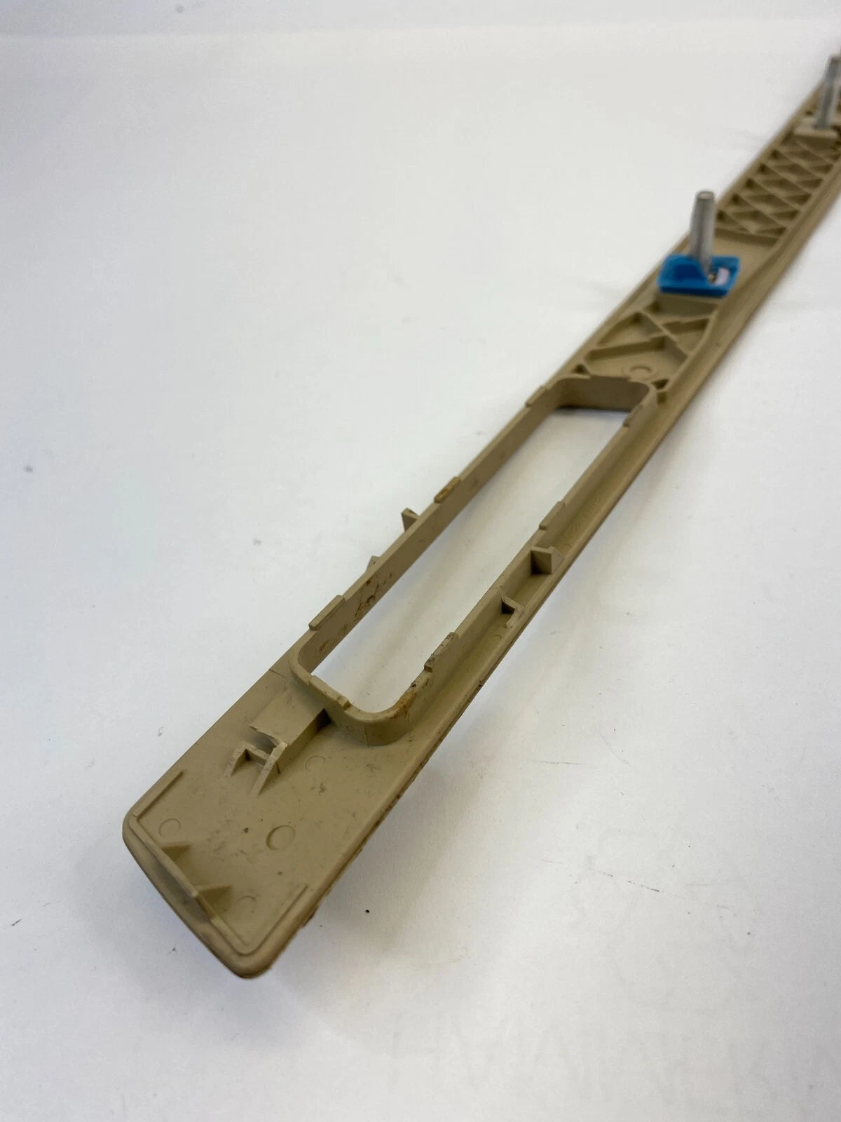2006 06 BMW 330I DASH CUP DRINK HOLDER DECOR STRIP COVER TRIM 6957248 OEM