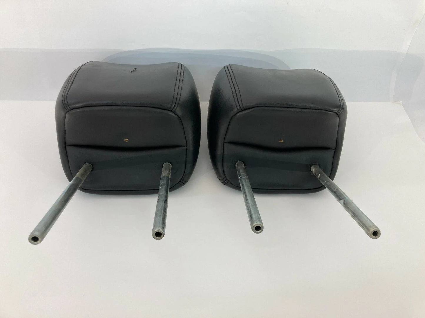 2009-2012 CHEVY TRAVERSE FRONT LEFT & RIGHT SEAT HEADREST HEAD REST SET LEATHER
