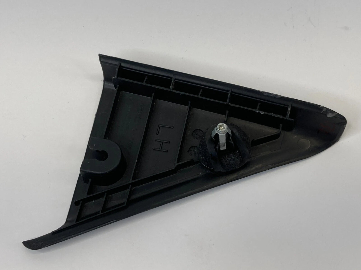 2011-2014 HYUNDAI SONATA REAR LEFT INNER DOOR CORNER MOLDING COVER 83910-3S000