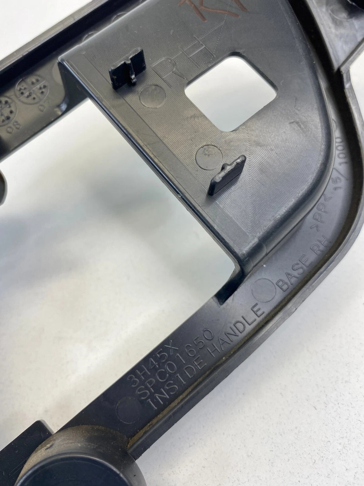 2007-2013 MITSUBISHI OUTLANDER FRONT RIGHT INTERIOR DOOR HANDLE BEZEL SPC01650