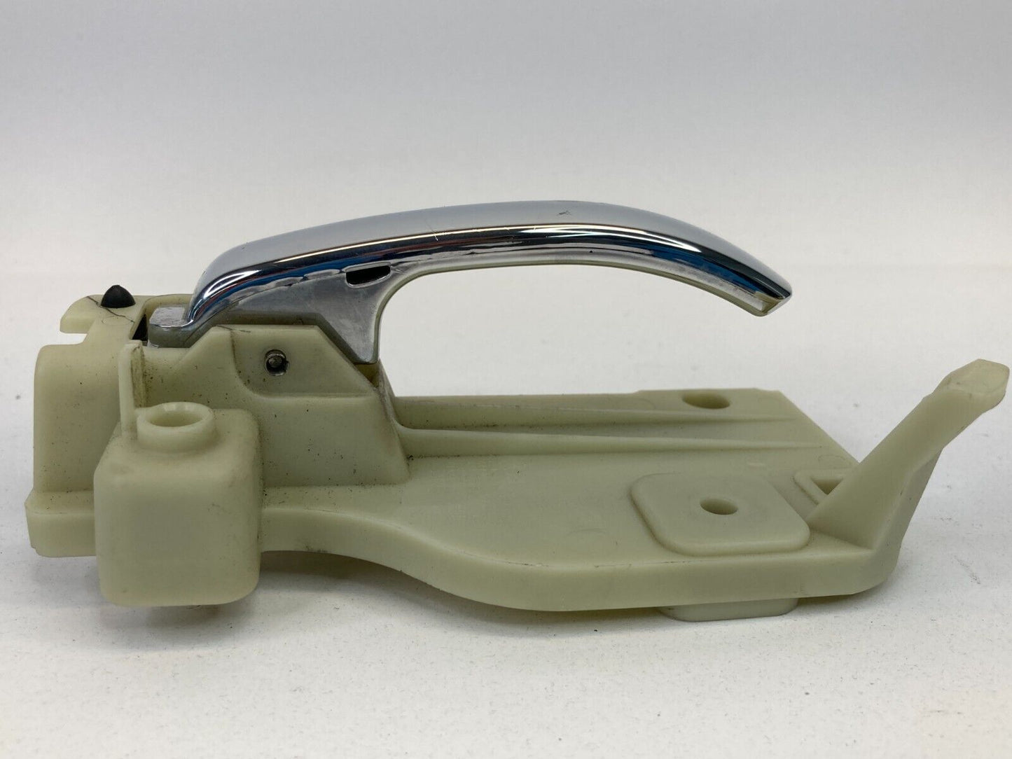 2010-2012 Dodge Caliber Rear Left Back Side Inner Door Handle 1NS13SZ0AA OEM