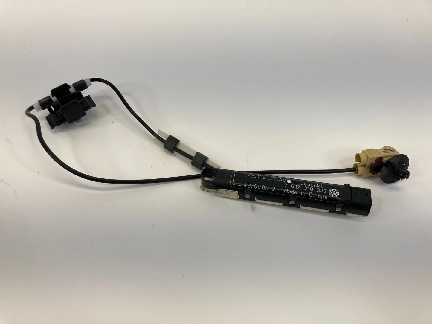 2006-2009 VOLKSWAGEN GTI ANTENNA AMPLIFIER SIGNAL BOOSTER 1K6-035-577-AC OEM