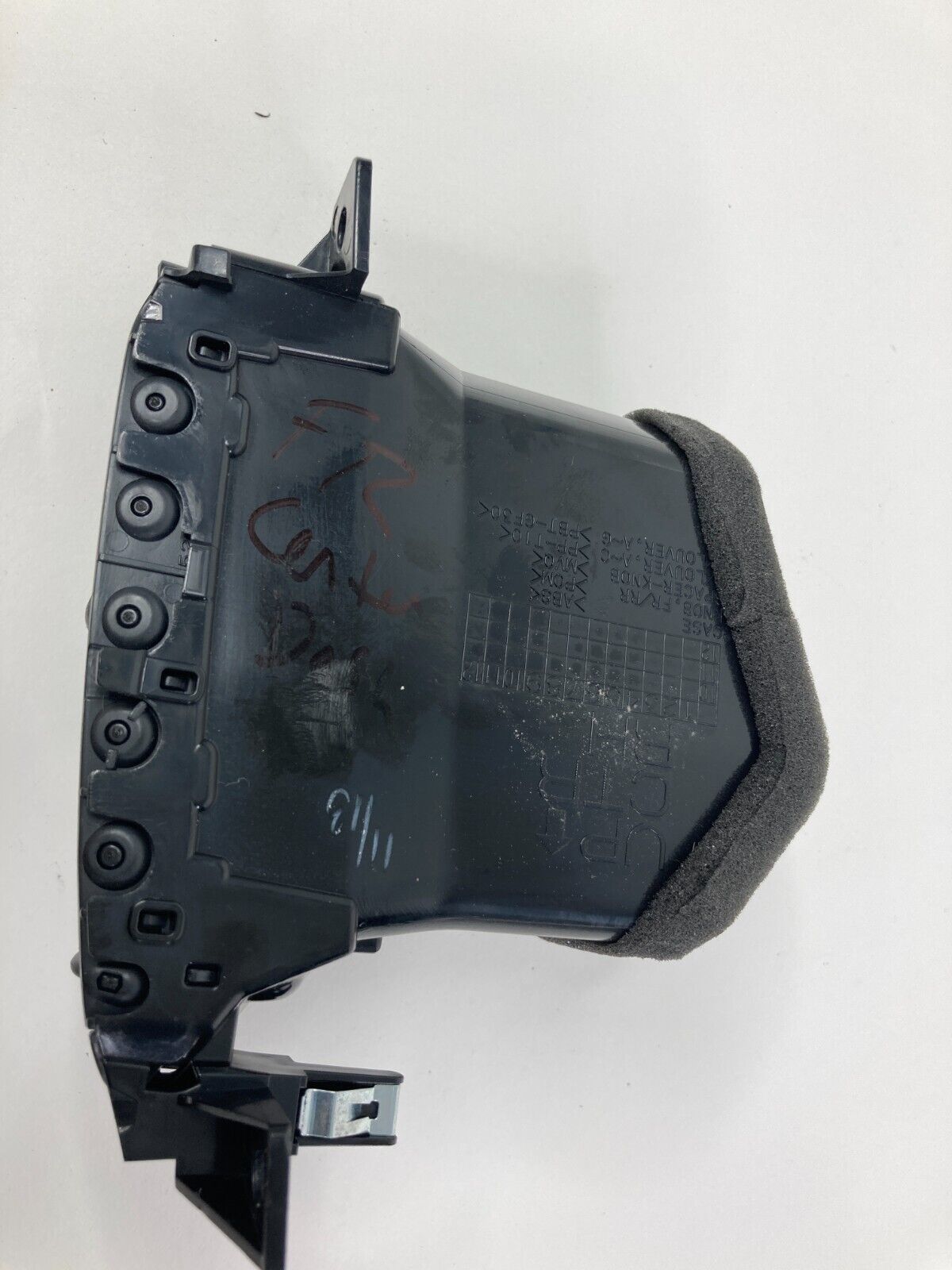 2011-2017 Nissan Juke Dash Center Right Inner Air Vent Grille 68750-1KK0A