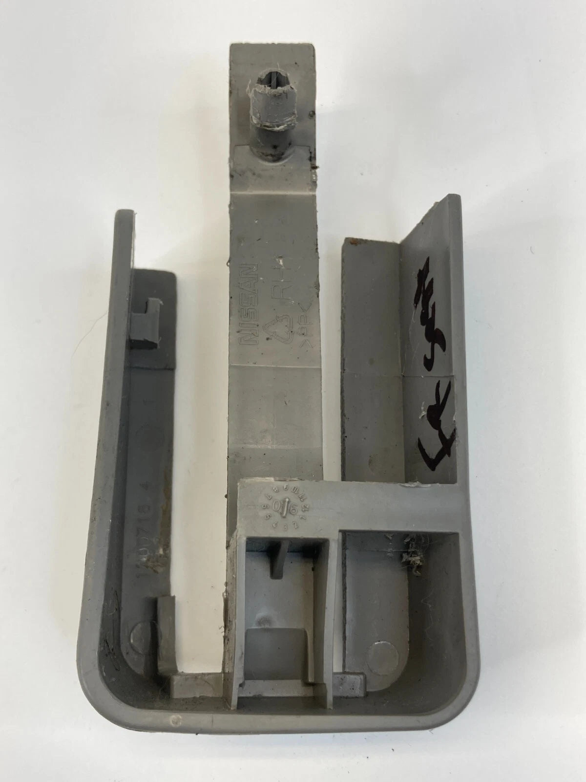 07-12 NISSAN ALTIMA RIGHT PASSENGER SIDE SEAT TRACK RAIL END COVER CAP TRIM OEM