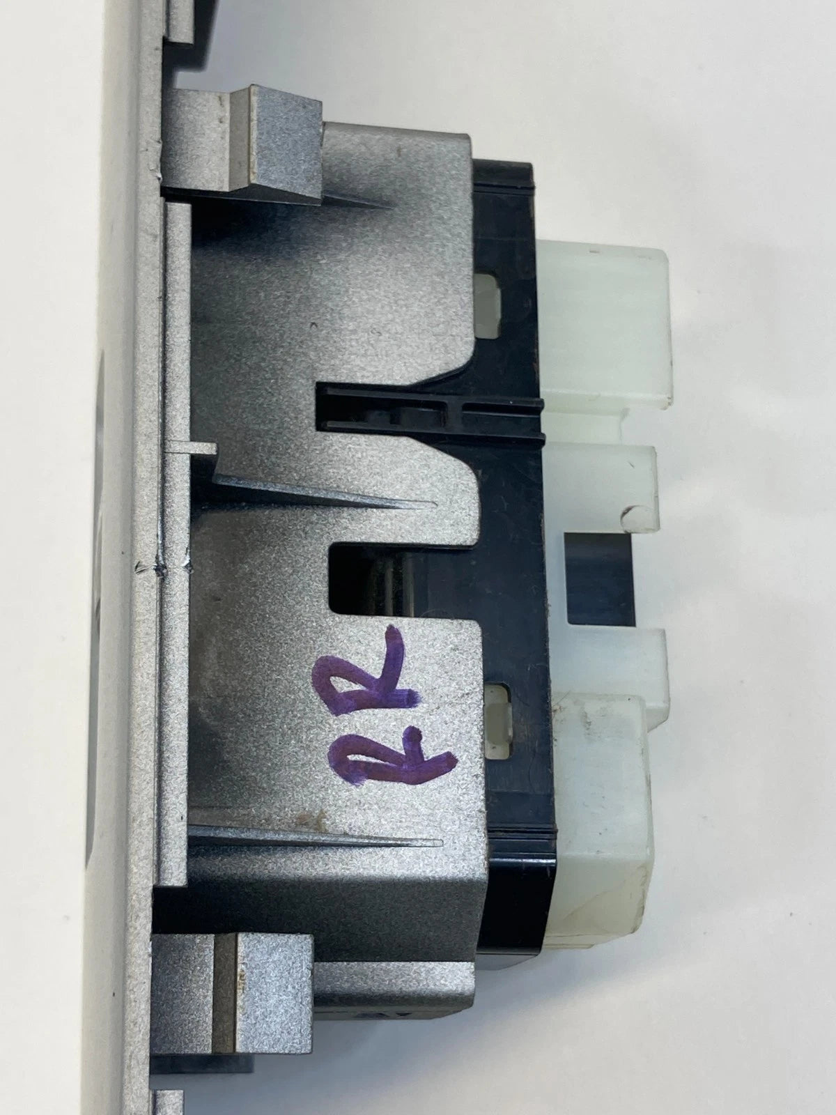 07-09 LEXUS RX350 04-06 RX330 REAR RIGHT DOOR WINDOW CONTROL SWITCH 84030-0E010