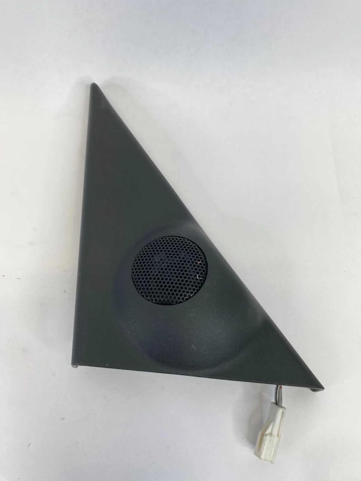 1998-2002 ISUZU TROOPER FRONT LEFT DOOR TWEETER SPEAKER TRIANGLE COVER OEM