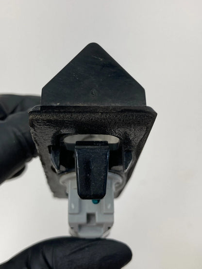 2004-2010 Toyota Sienna Rear Trunk Lid Left Or Right License Plate Light Lamp