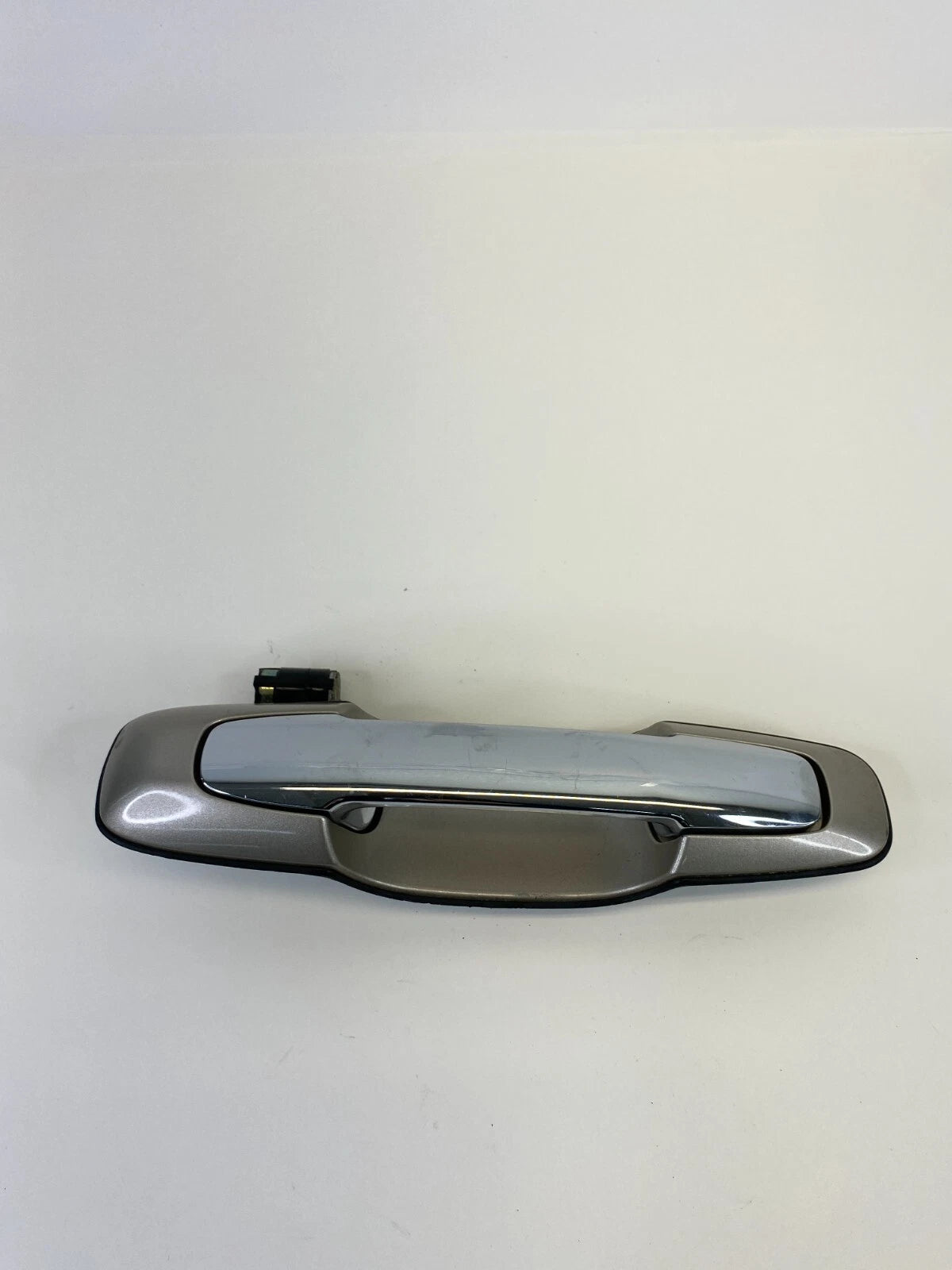 2003-2006 SUZUKI XL-7 REAR RIGHT SIDE EXTERIOR DOOR HANDLE 82810-65D10 OEM