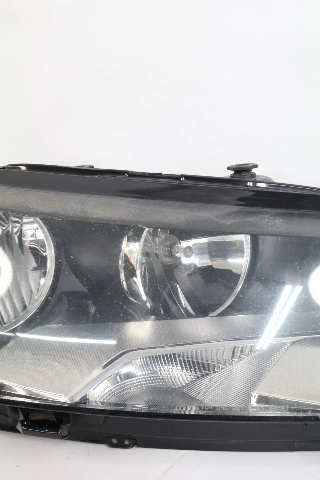 2012-2015 VOLKSWAGEN PASSAT FRONT RIGHT HALOGEN HEADLIGHT ASSEMBLY 561-941-006-D