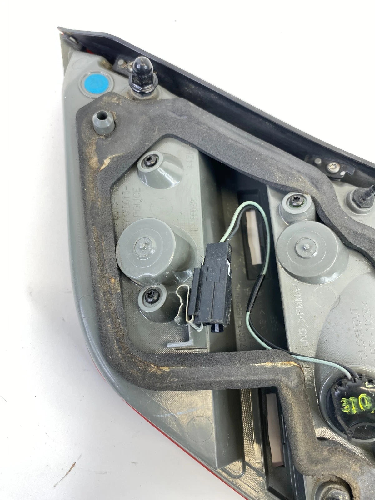 2013-2019 FORD POLICE INTERCEPTOR SEDAN TRUNK LID LEFT SIDE BACKUP LAMP ASSY