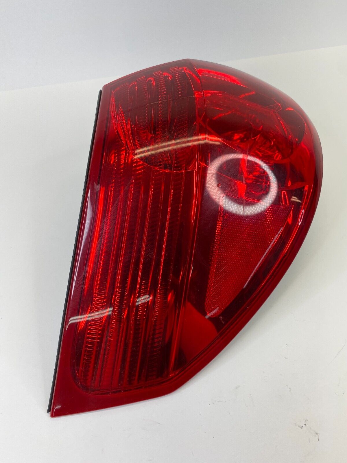 2006-2010 Toyota Sienna Left Driver Tail Light Lamp Taillight Quarter Mounted