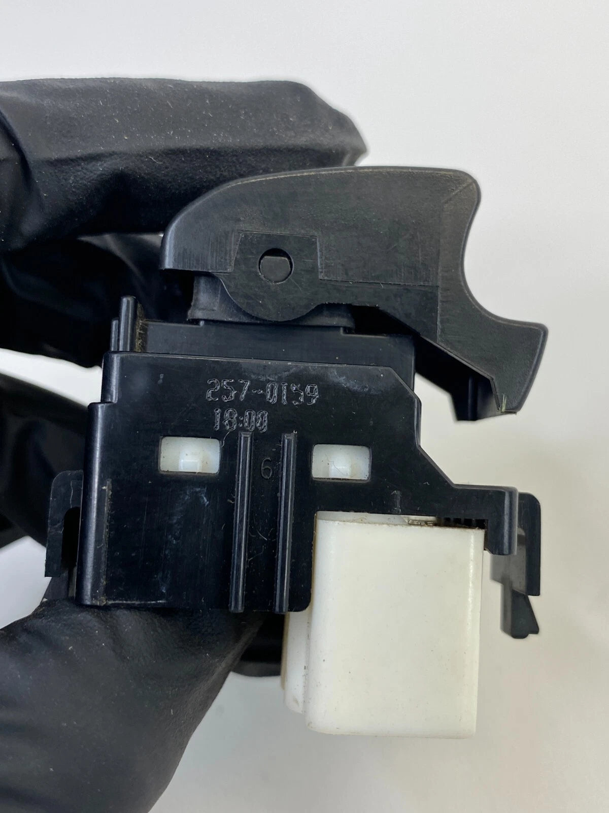 2004-2008 TOYOTA SOLARA FRONT RIGHT PASSENGER SIDE DOOR POWER WINDOW SWITCH OEM