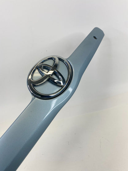 07-11 Toyota Camry Sedan Rear Trunk Lid Molding Trim Panel W/ Emblem 7680106120G