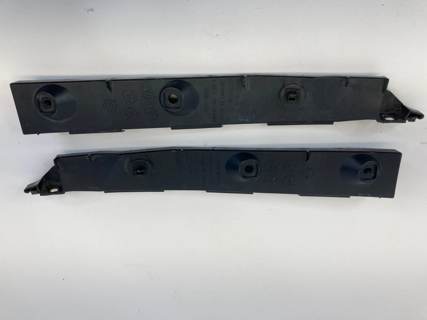 2007-2009 LEXUS RX350 REAR LEFT RIGHT SIDE BUMPER RETAINER SET 52575-0E010 OEM