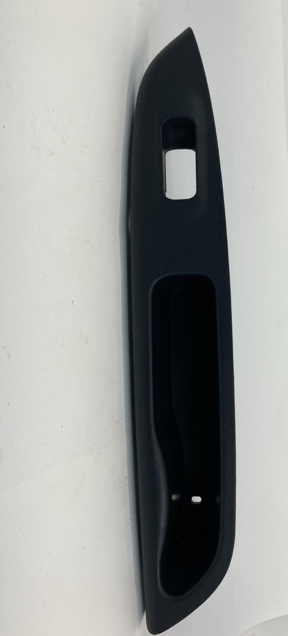 06 07 Hyundai Accent Sedan Rear Right Side Door Window Switch Bezel 83720-1E010