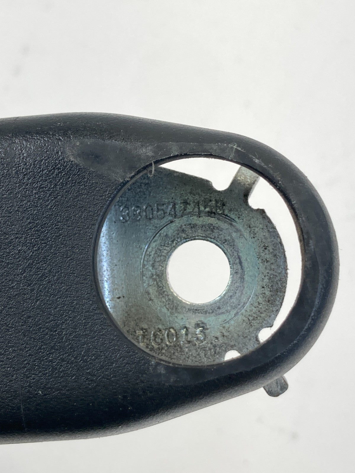 07 08 09 10 11 12 13 14 GMC Yukon Front Left Driver Side Seat Belt Buckle OEM