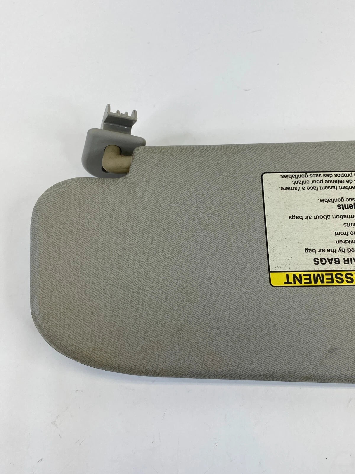 2006-2011 CHEVY AVEO AVEO5 RIGHT PASSENGER SUN VISOR SUNVISOR GREY W CLIP OEM