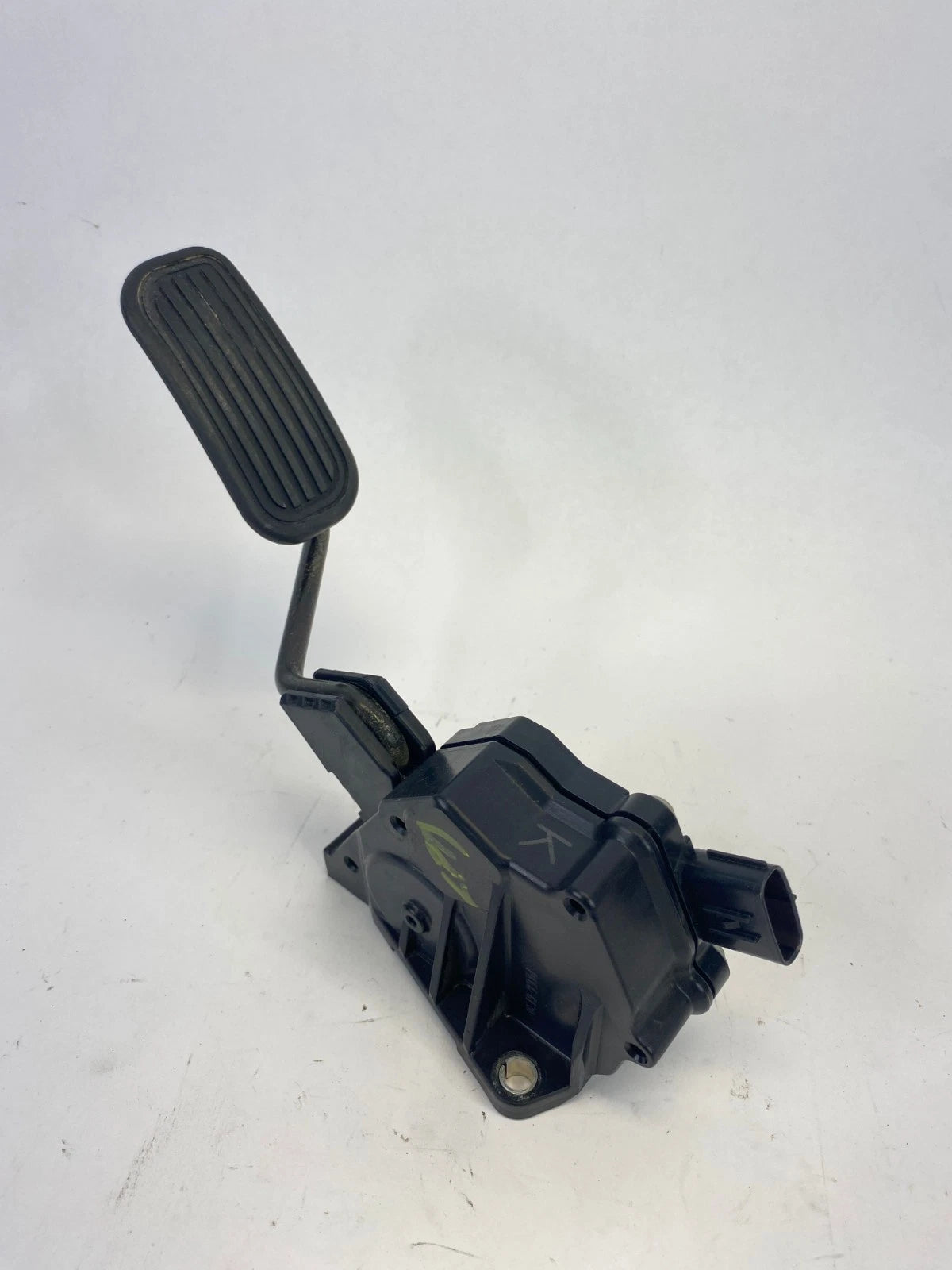 2006-2013 LEXUS IS250 ACCELERATOR GAS PEDAL ASSEMBLY UNIT OEM FACTORY 7811053060