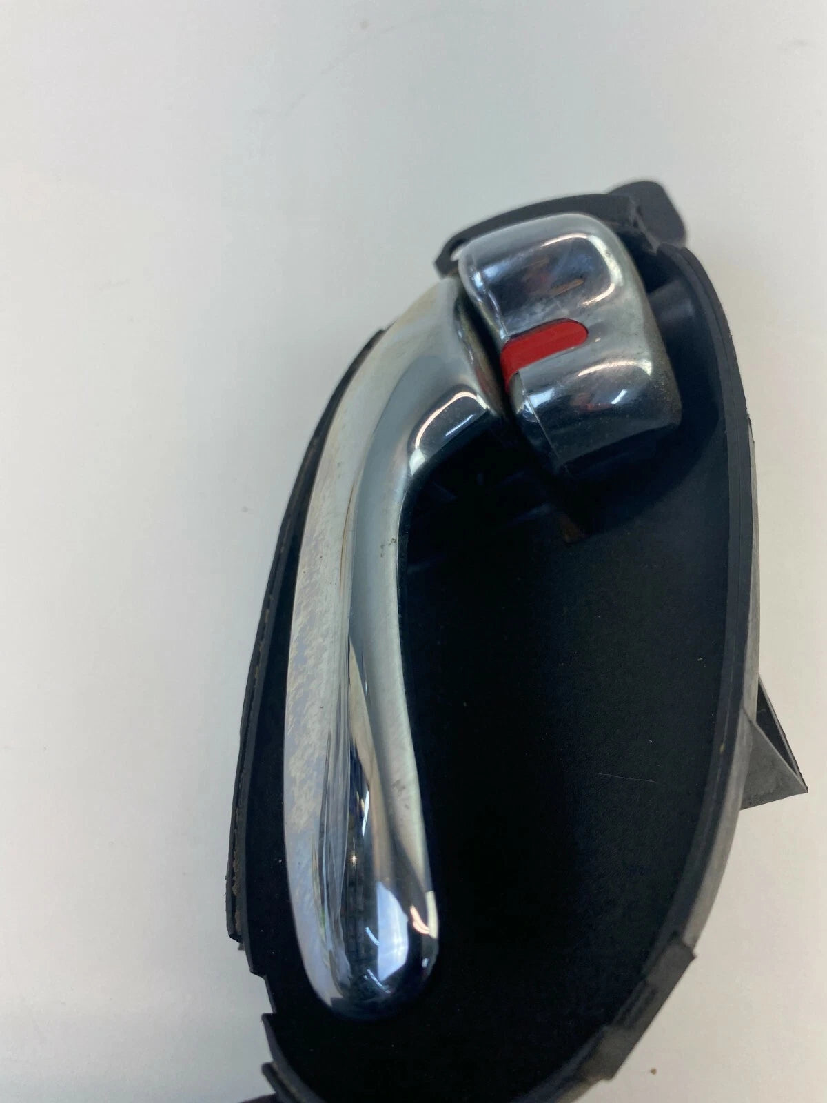 2002-2009 CHEVROLET TRAILBLAZER REAR LEFT SIDE INNER INTERIOR DOOR HANDLE 107502