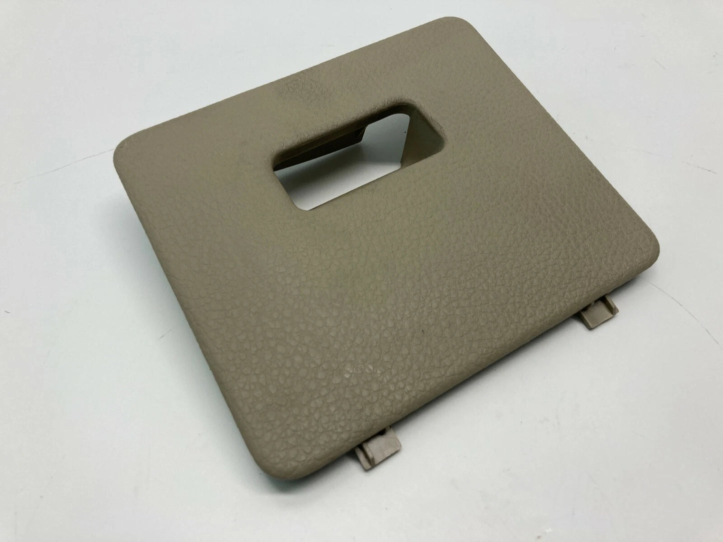 2007-2012 NISSAN VERSA FUSE BOX DOOR PANEL COVER TRIM 68964-EL00A OEM