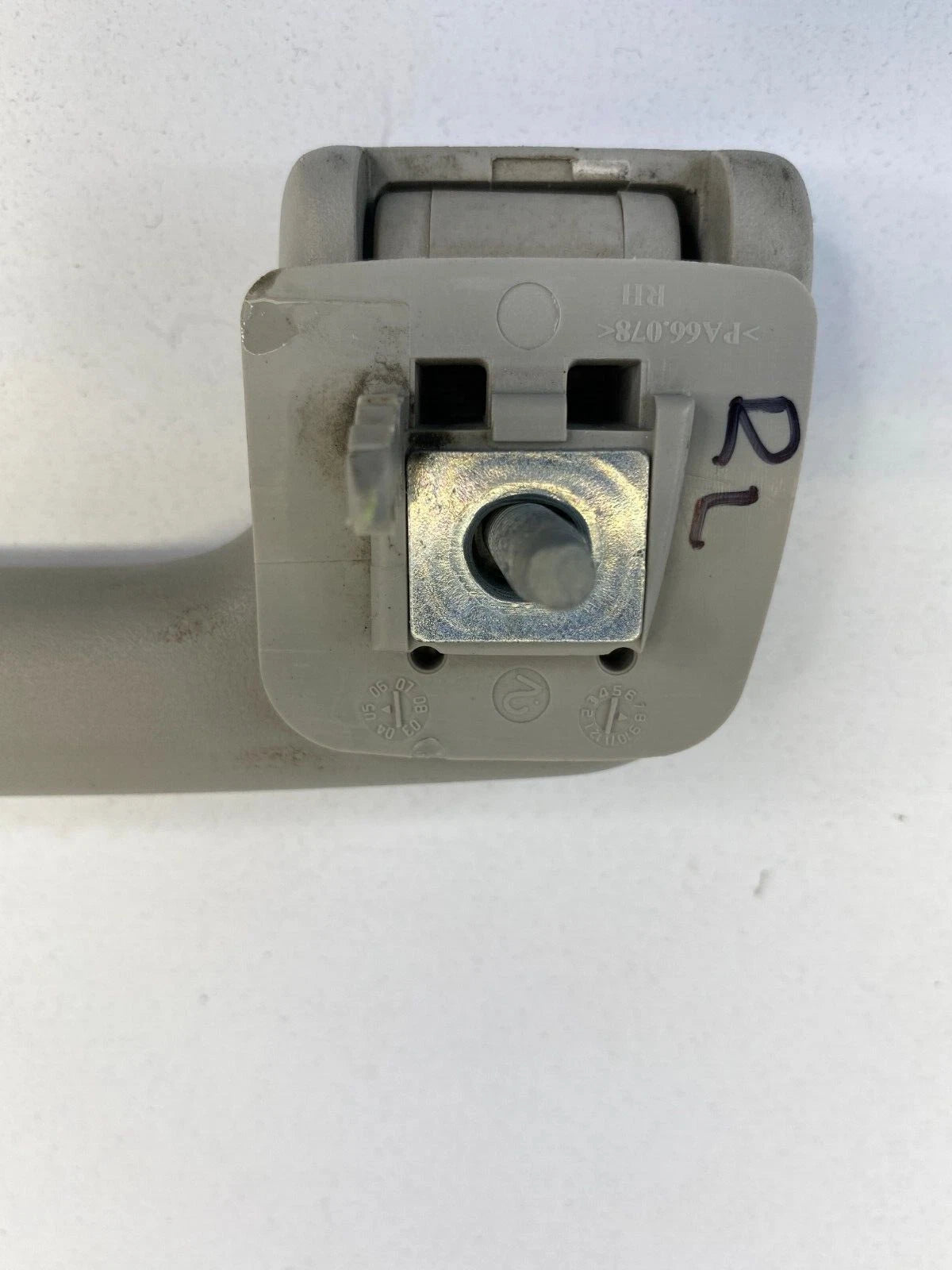 05-09 GMC ENVOY TRAILBLAZER REAR LEFT SIDE INNER ROOF GRAB GRIP HANDLE 654129907