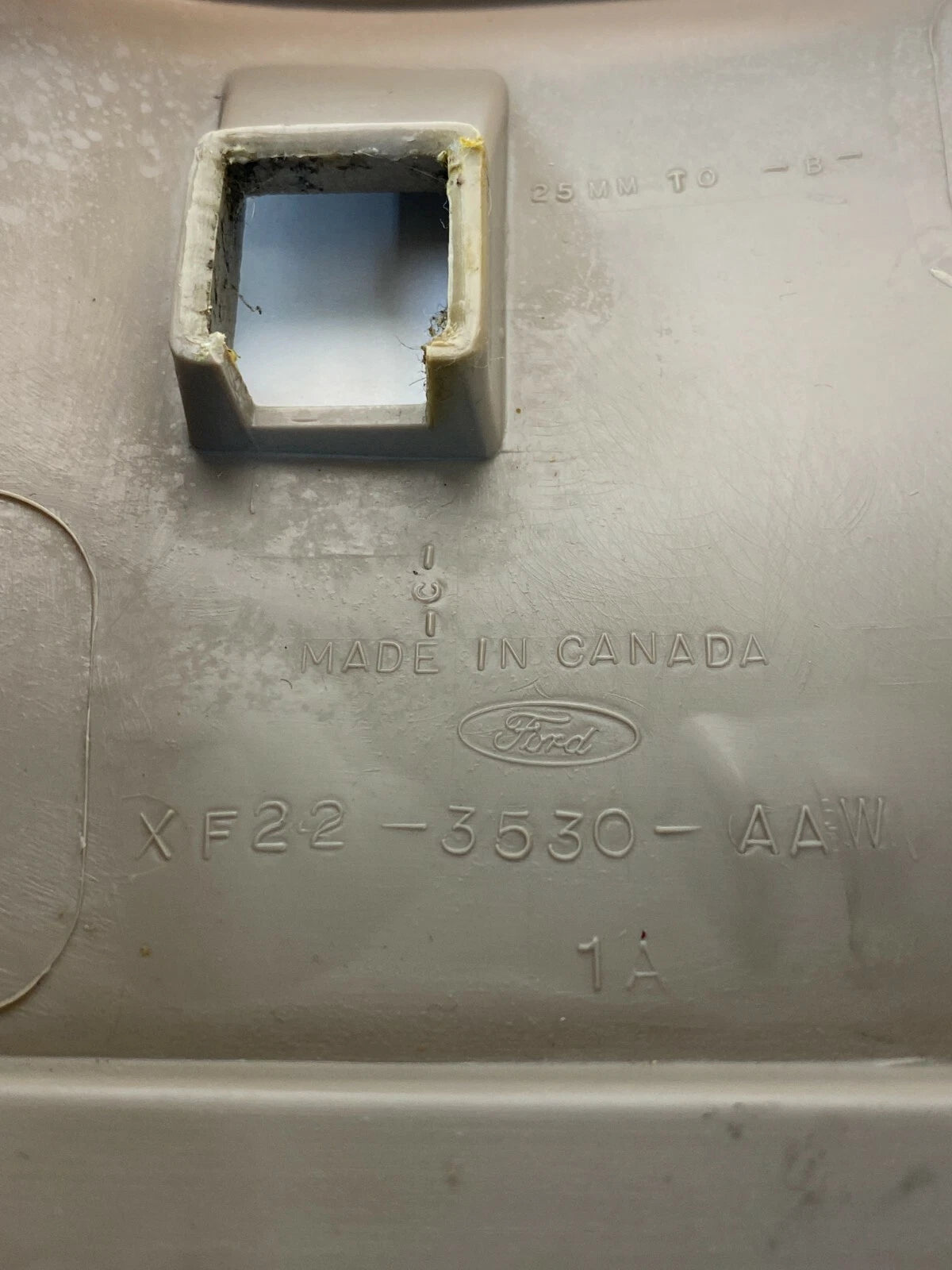 1996-2003 FORD WINDSTAR STEERING COLUMN UPPER LOWER COVER UNIT OEM XF22-3530-AAW